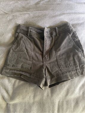 H&M Olive-Green Utility Shorts with Front Patch Pockets